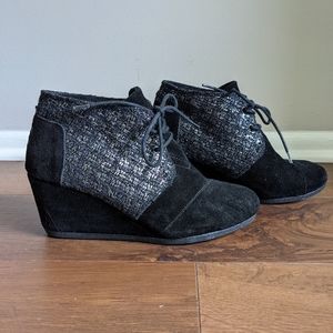 Toms Size 9 Sparkly Suede Wedge Booties